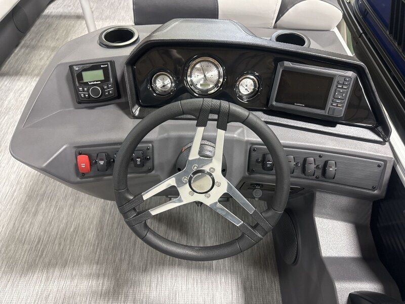 2026 Bennington 22 S Stern Radius Quad Bench 22 SSR