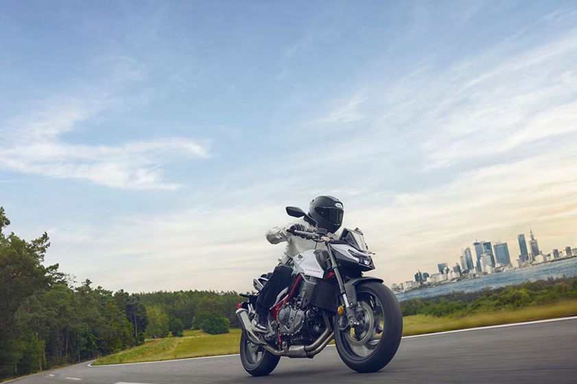 Photo 3: 2025 Honda CB750 Hornet Base