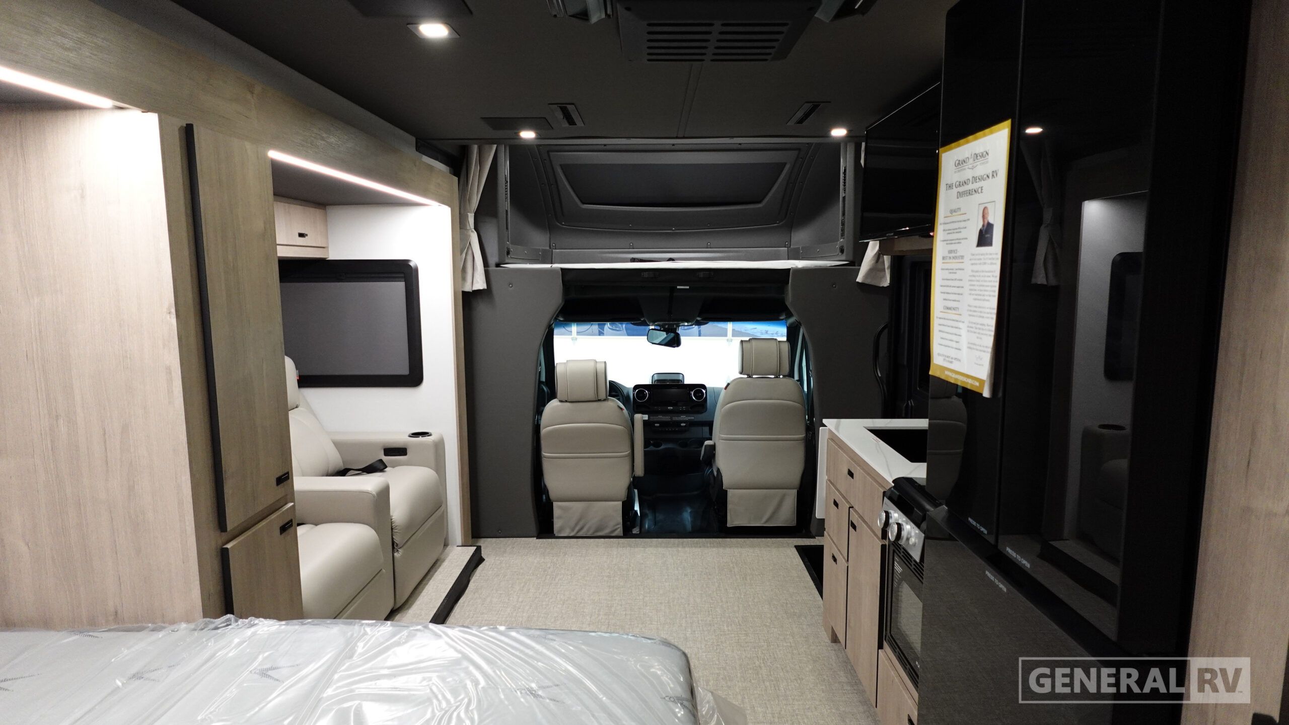 2026 Grand Design Lineage Series M 25FW
