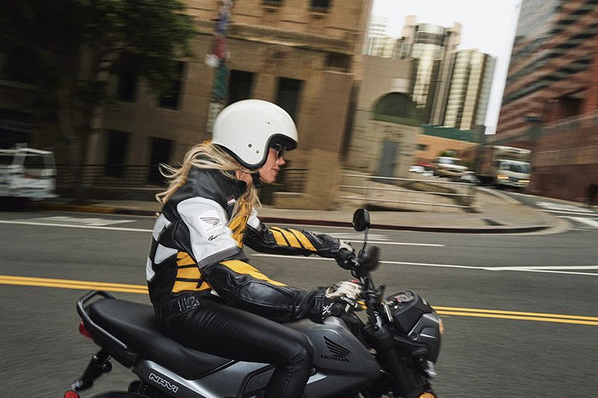 Photo 2: 2025 Honda Navi Base