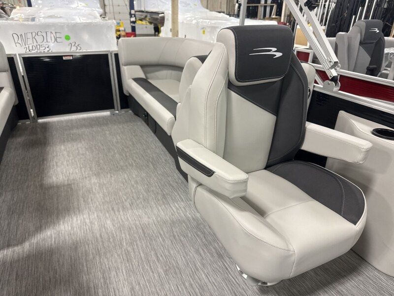 2026 Bennington 22 S Stern Radius Quad Bench 22 SSR